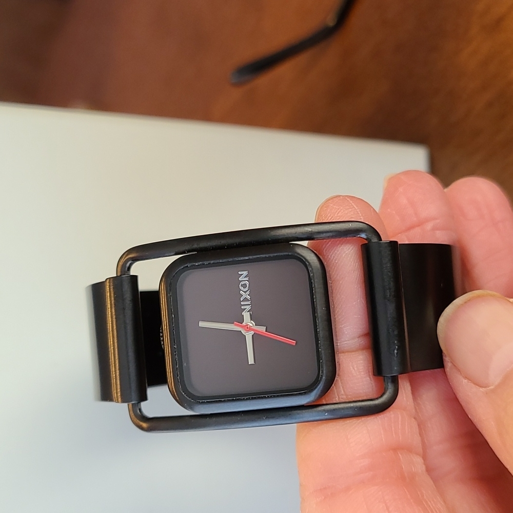 Nixon Dynasty watch